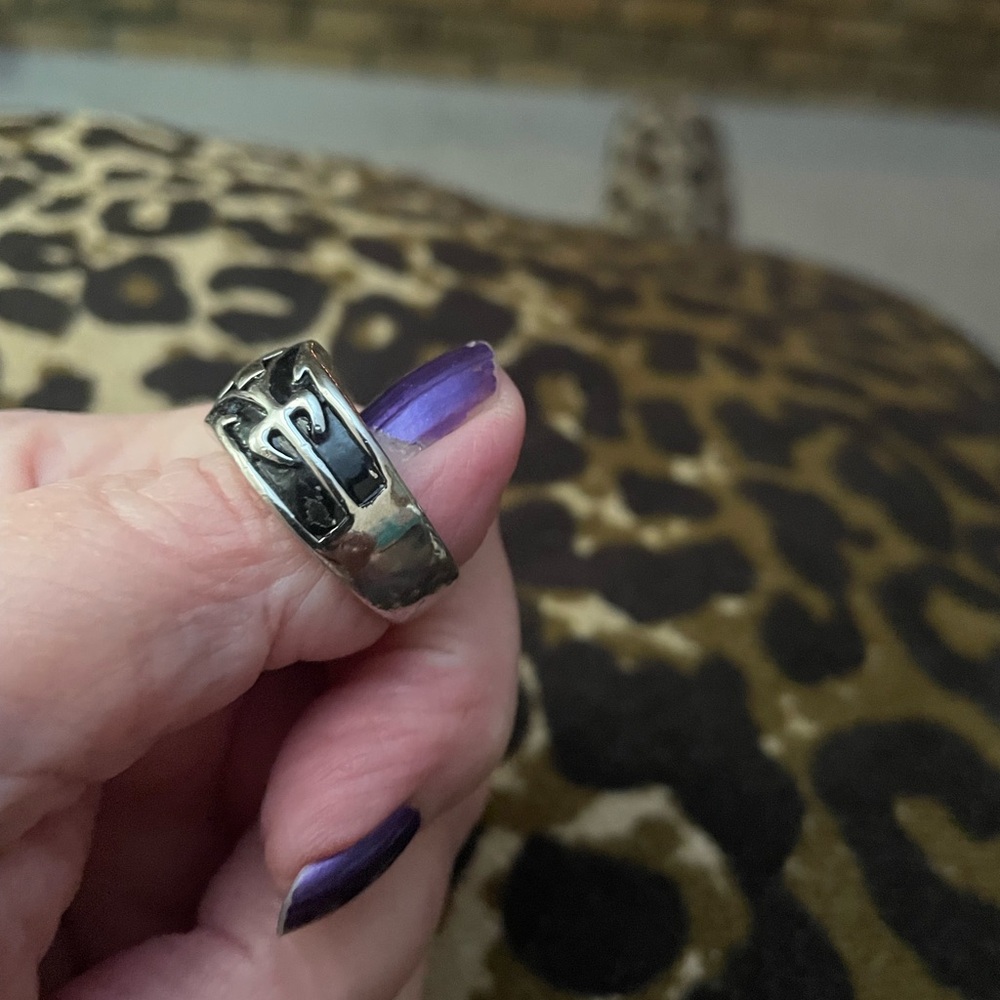 Silver Cross Design Ring thick heavy unisex ring - Picture 6 of 7